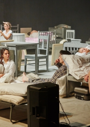 Les Trois Soeurs, три сестры Les Trois Soeurs, три сестры